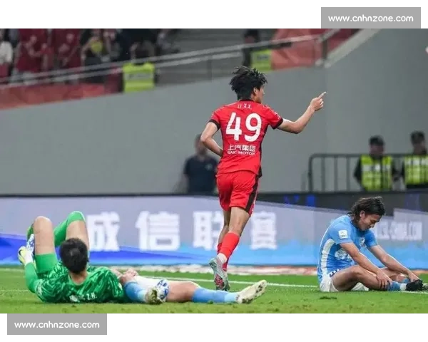 年轻双子星闪耀！海港客场 3-1 河南，李新翔首球 + 莱昂纳多传射建功