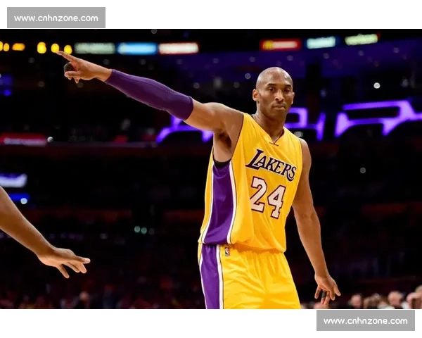 新秀詹初登全明星化身小迷弟:抱着战靴求签科比艾弗森,青涩模样萌翻全场 新秀詹初登全明星化身小迷弟:抱着战靴求签科比艾弗森,青涩模样萌翻全场